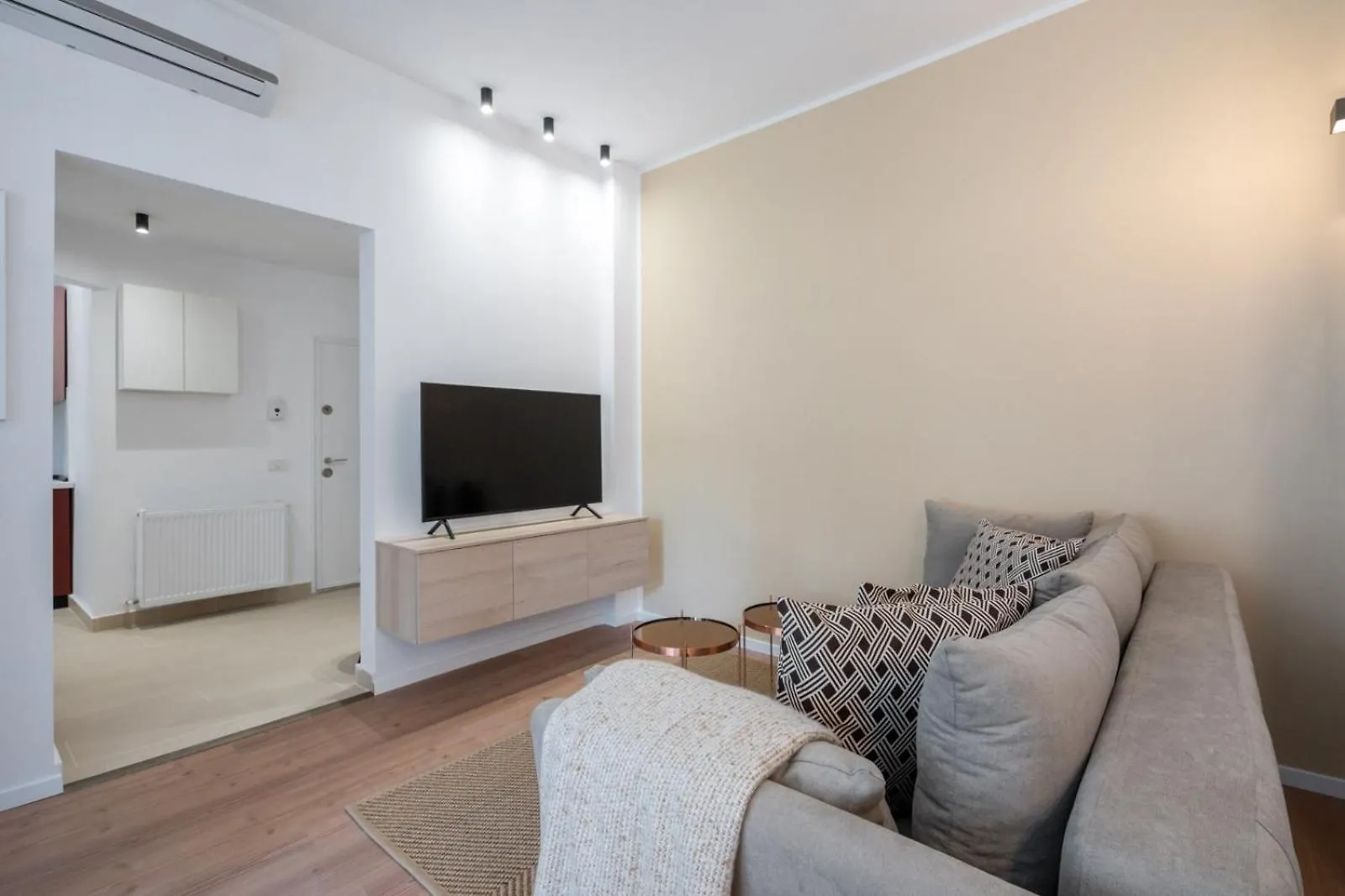בוקרשט Glamorous Design Apartament In Calea Victoriei דירה