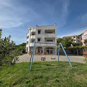 https://apartments-leticia-i.primorje-gorskikotar.com