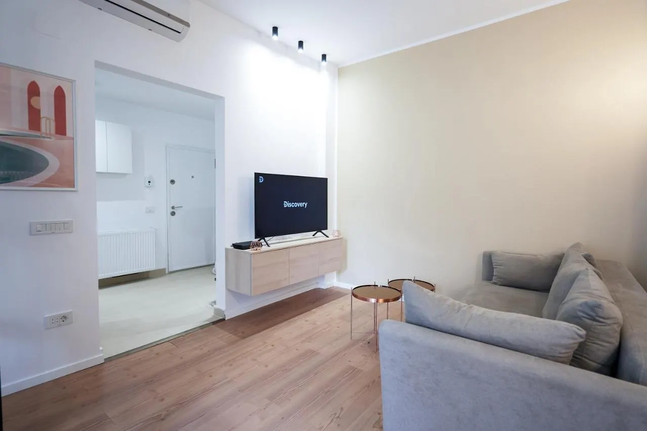 Glamorous Design Apartament In Calea Victoriei Bükreş